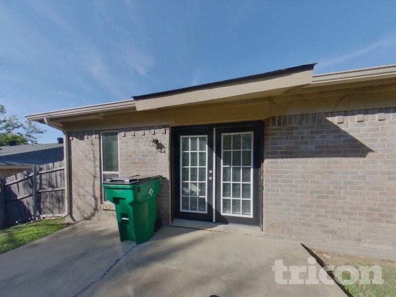 Building Photo - 5612 Cherilee Ln