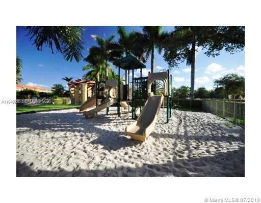 Building Photo - 4903 N Harbor Isles Dr