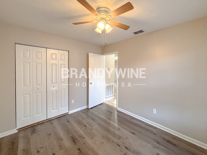 Building Photo - 2712 Mnr Hl Dr