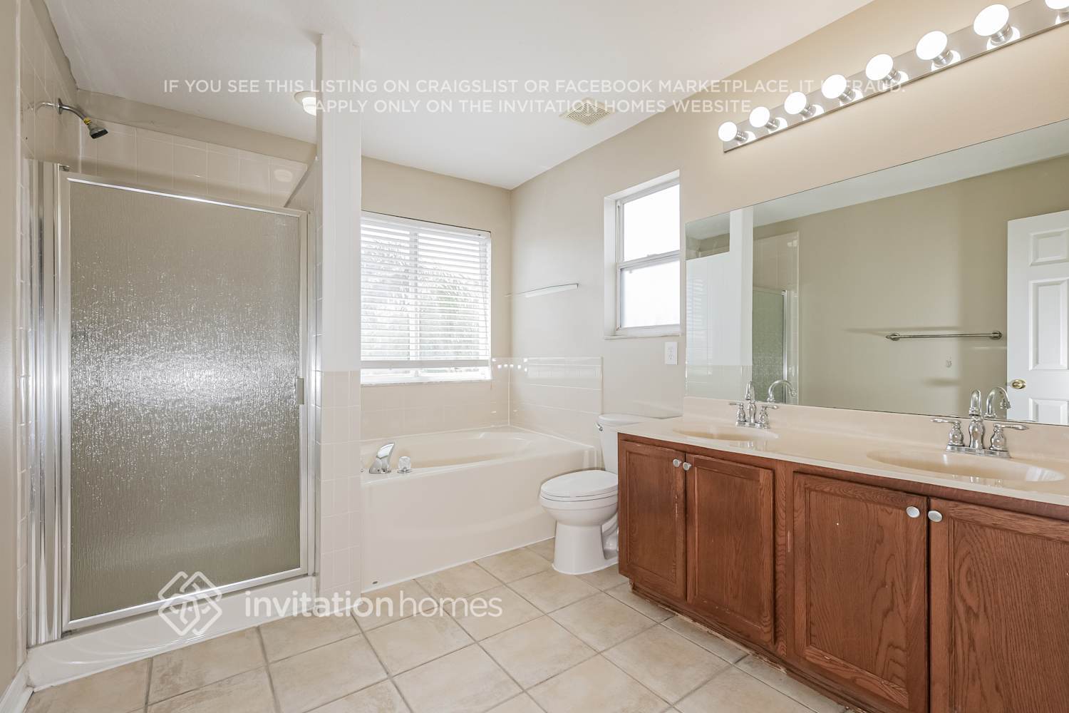 Building Photo - 11135 Golden Silence Dr