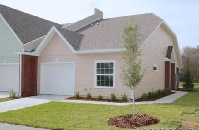 Building Photo - 3144 NW 105th Dr