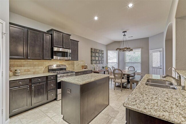 Building Photo - 106 Deer Crossing Ct