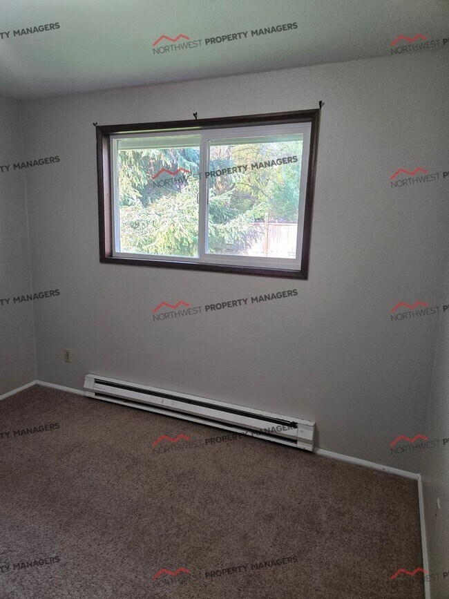 Building Photo - R40B