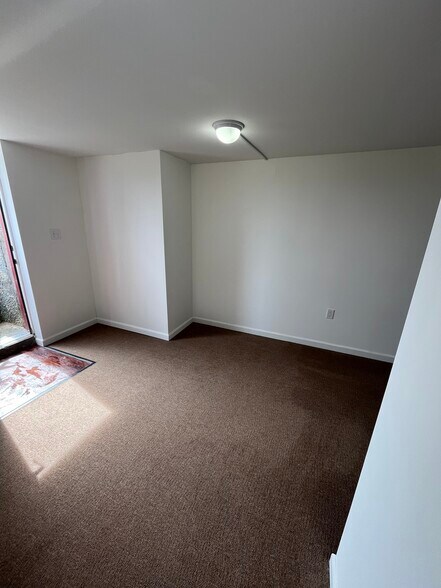 Building Photo - 7 Volz Ave