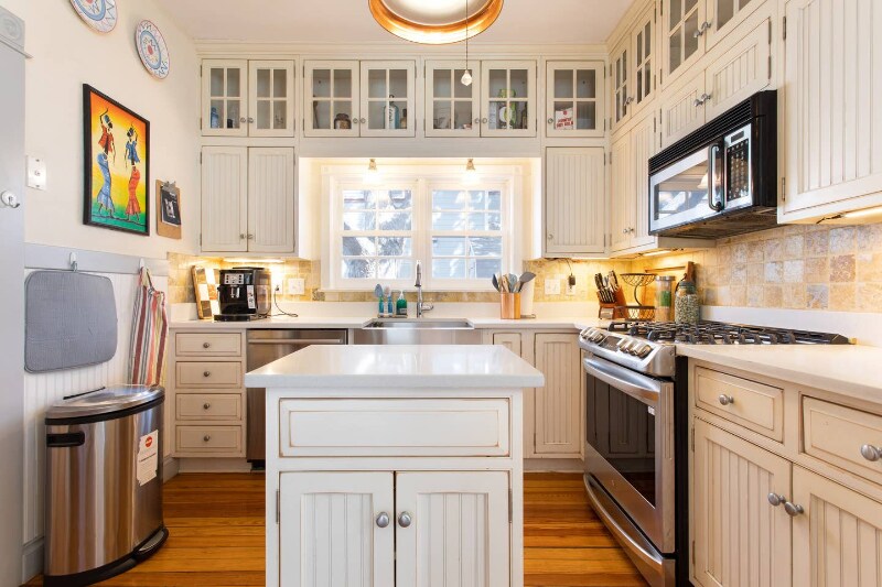 Building Photo - 2542 Pine St