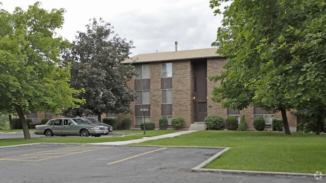 Primary Photo - 320-340 E Vine St