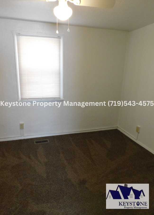 Building Photo - Cute House with 2 Bedrooms/1 Bathroom with...