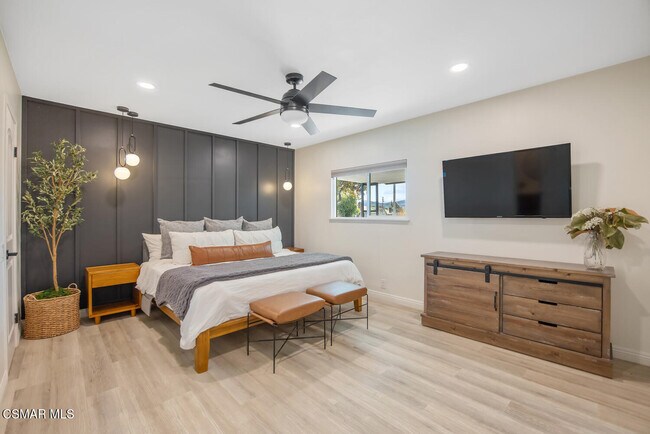 Building Photo - 1449 Norwich Ave