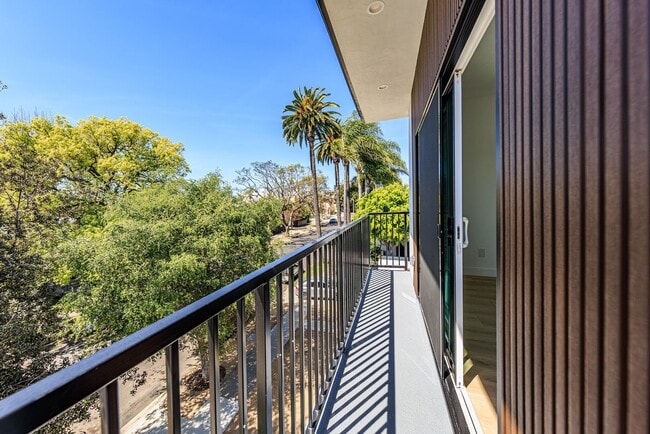 Building Photo - 1954 Purdue Ave