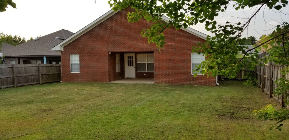 Building Photo - 6529 Helen Julia Ln