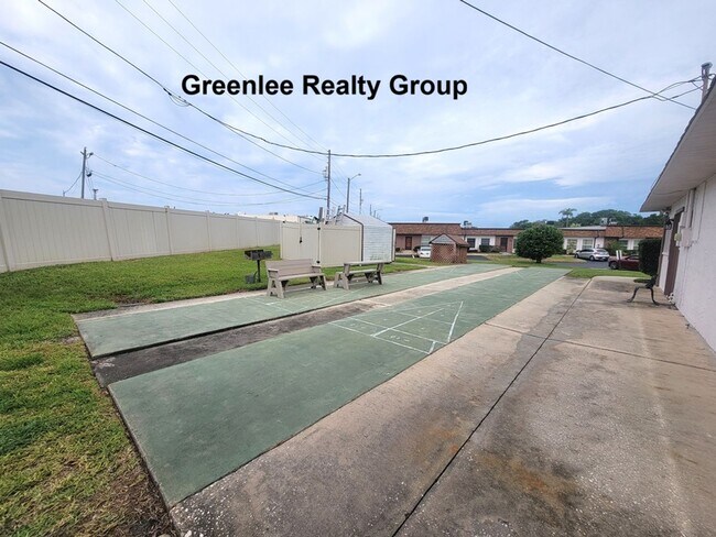 Building Photo - 6141 Chesham Dr