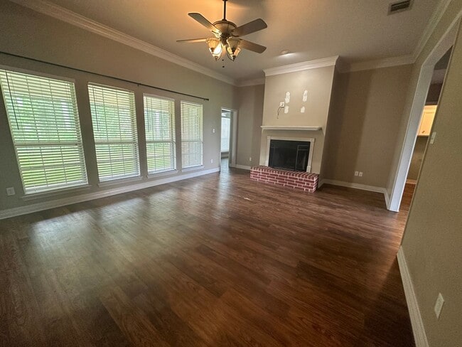 Building Photo - Large 3 Bedroom Blanchard Home