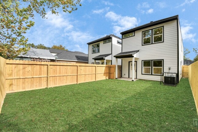 Building Photo - 8409 Sunnyhill St