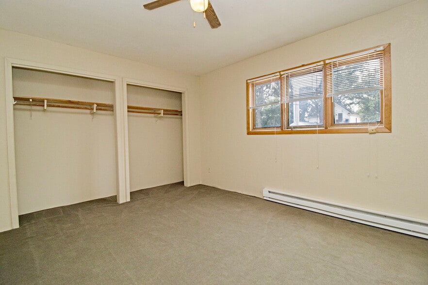 Building Photo - 815 5th Ave S