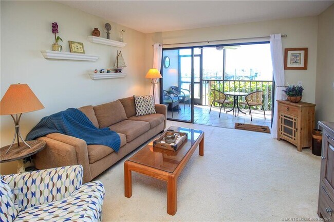 Building Photo - 4620 NE Sandpebble Trce