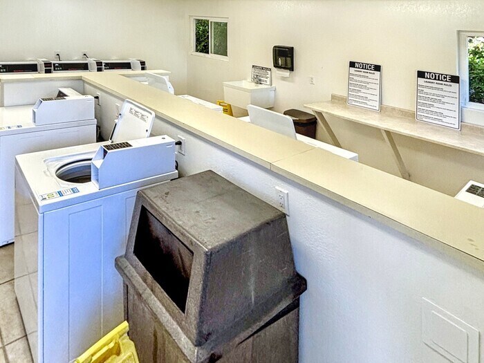 Laundry Facilities - 3625 Ash St