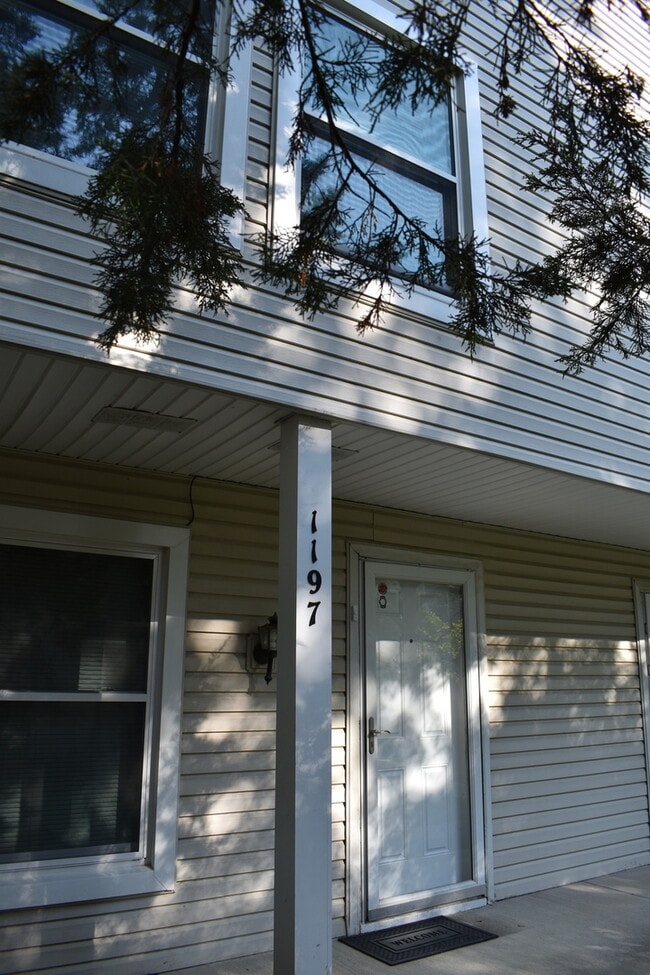 Building Photo - 1197 E Candlenut Ln