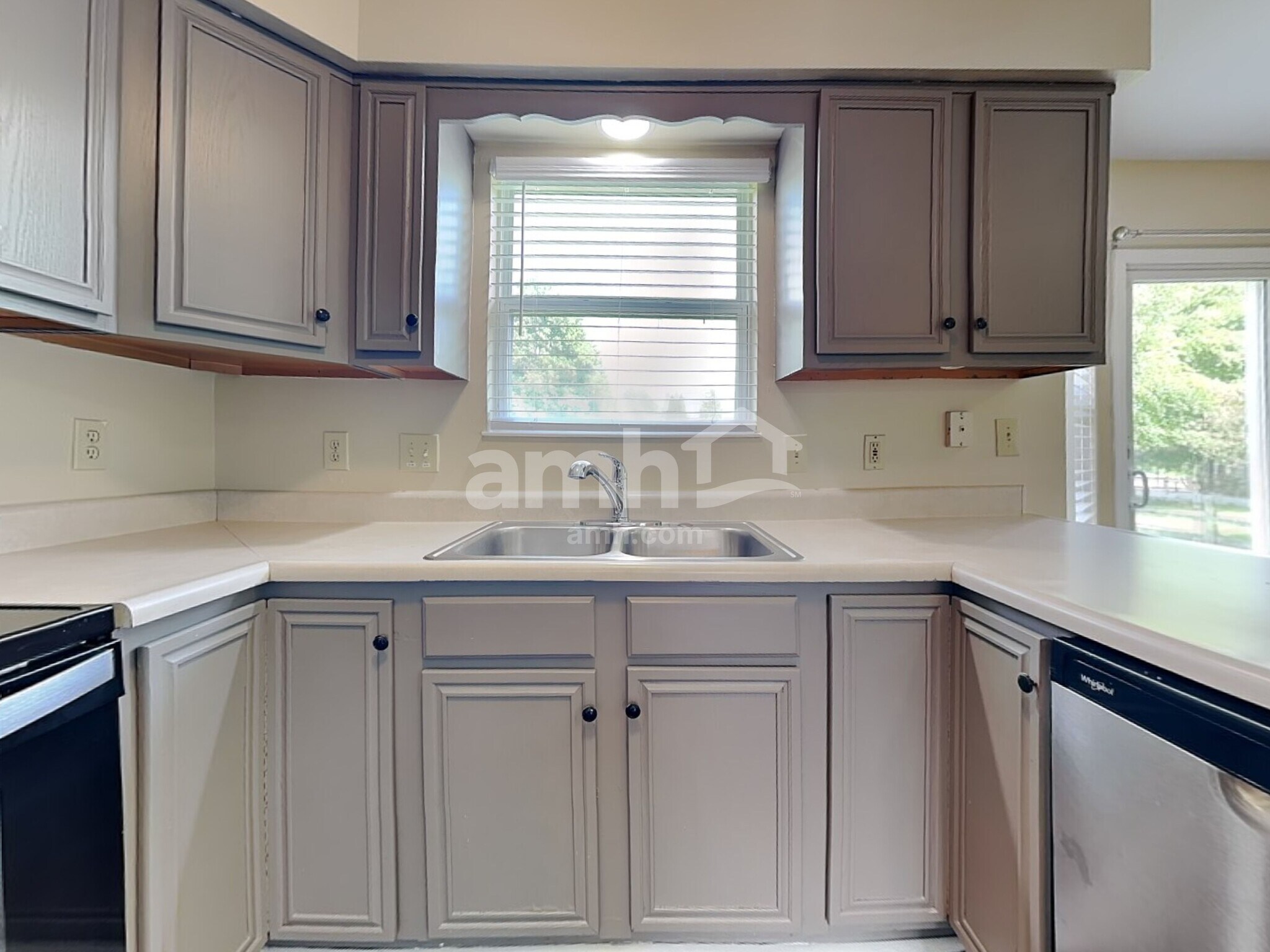Building Photo - 6340 Deermeade Dr