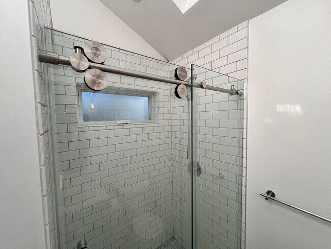 Building Photo - WONDERFUL TWO BEDROM TWO BATH UPDATED HOME...