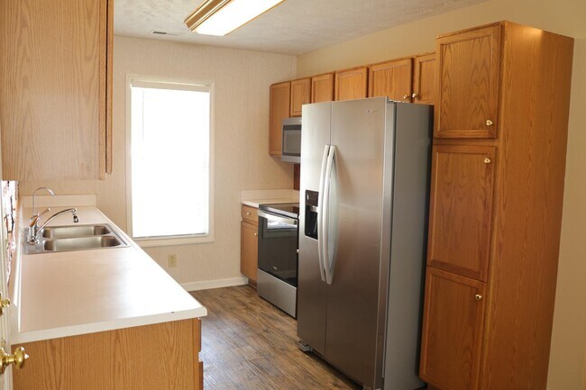 Building Photo - 109 Purple Martin Pl