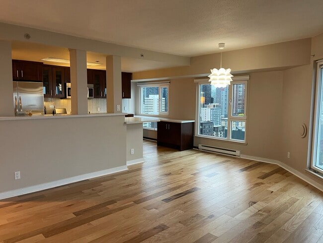 Building Photo - Beautiful Home In Arbor Place Tower