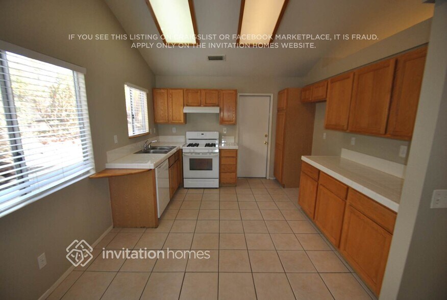 Building Photo - 28663 Eridanus Dr