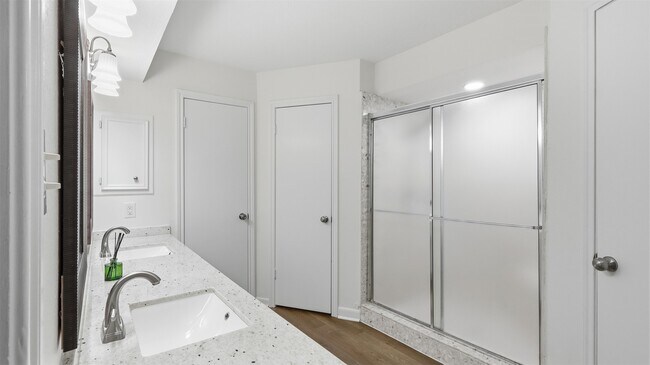 Building Photo - 2715 Wild Ridge Dr