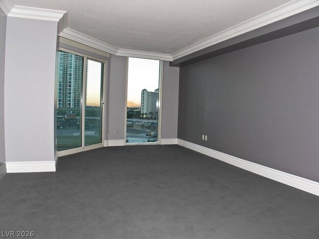 Building Photo - 2747 Paradise Rd