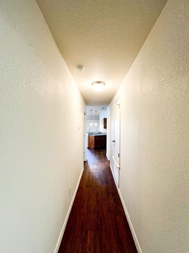 Building Photo - 1519 Justin Lp