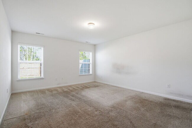 Building Photo - 3916 Sabre Ln