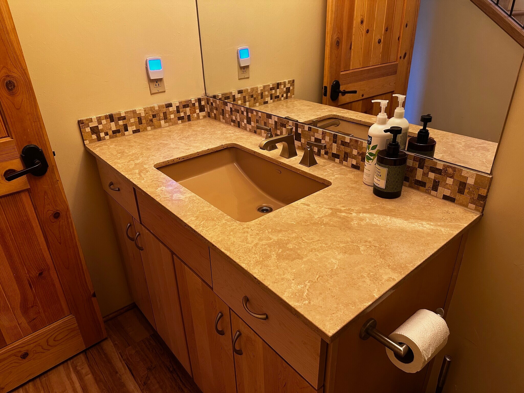 Downstairs bath - 501 Rio Grande Ave