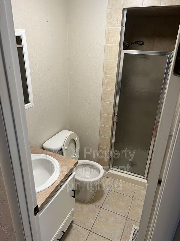 Building Photo - 3435 S Nettleton Ave