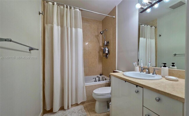 Building Photo - 20000 E Country Club Dr