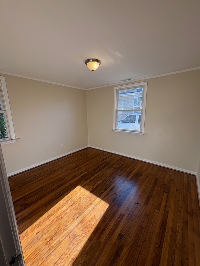 Building Photo - 2203 S Benbow Rd