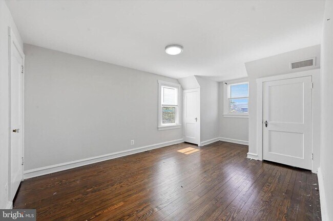 Building Photo - 3 Curtis Ave