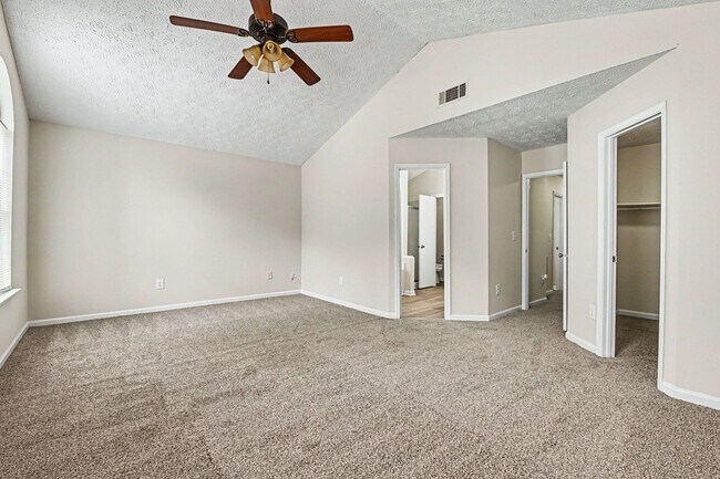 Building Photo - 3 Bedroom 2 Bathroom House