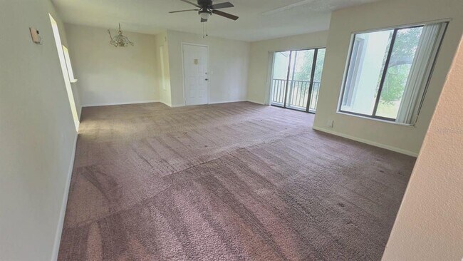 Building Photo - 2522 Pine Ridge Way S