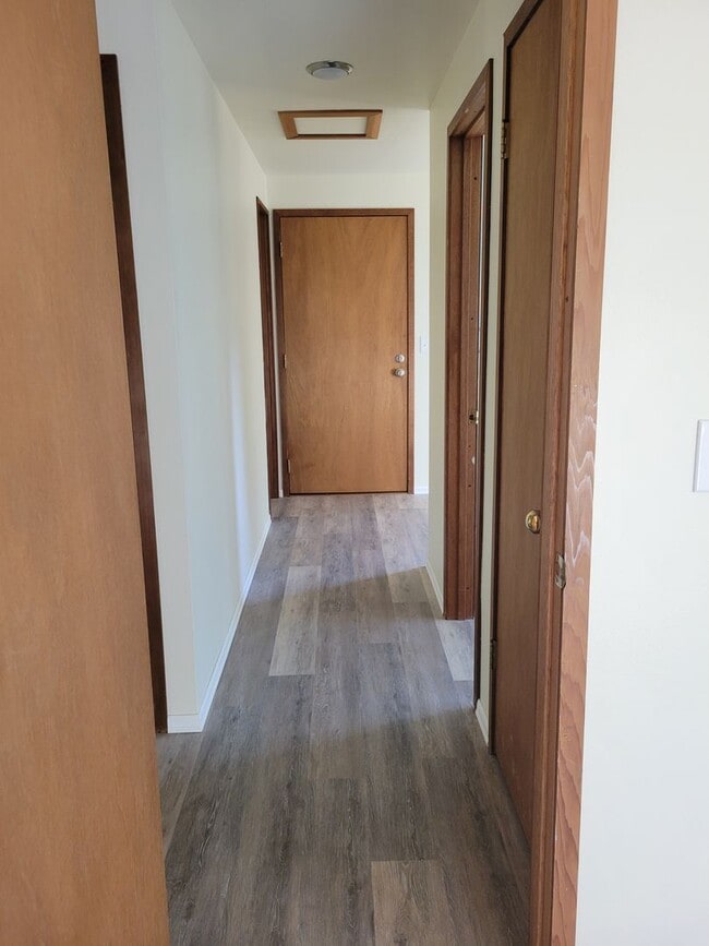 Building Photo - Cozy 2 bedroom Cottage on Acreage in Port ...