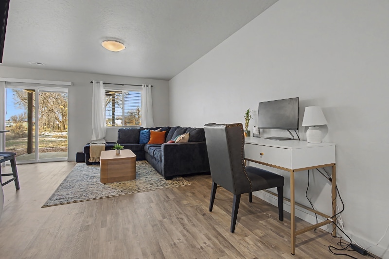 Building Photo - 2350 Gln Cyn Ave