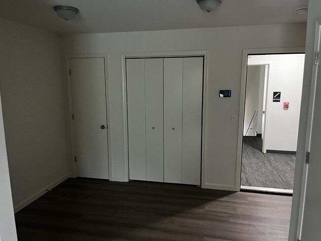 Building Photo - 62 Hampshire Ln