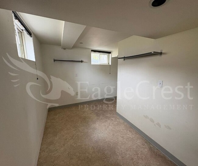 Building Photo - Three Bedroom, Two Bathroom House Located ...