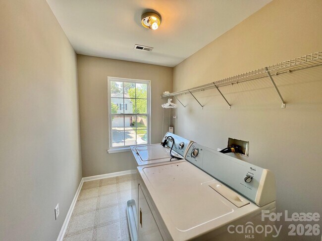 Building Photo - 10311 Dominion Village Dr