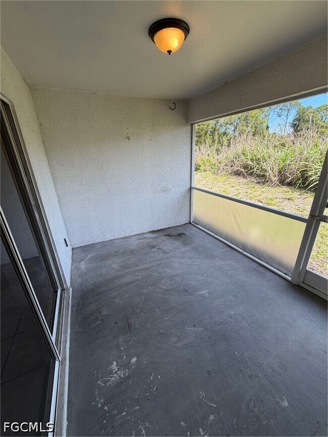 Building Photo - 803 Meadow Rd