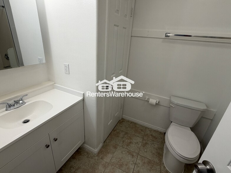 Building Photo - 1442 W 730 S St