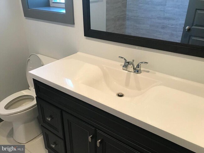 Building Photo - 1829 N Ringgold St