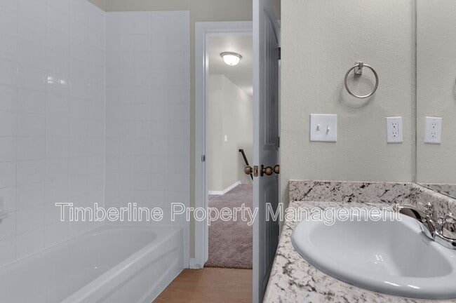 Building Photo - 9951 Ledgestone Terrace