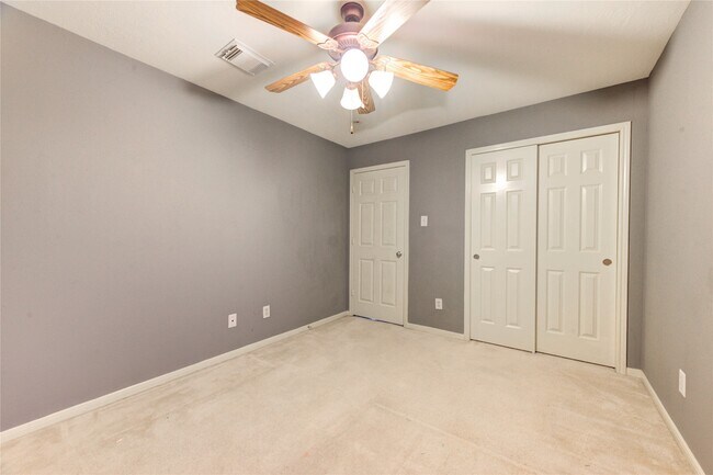 Building Photo - 2931 Meadowglen Cove