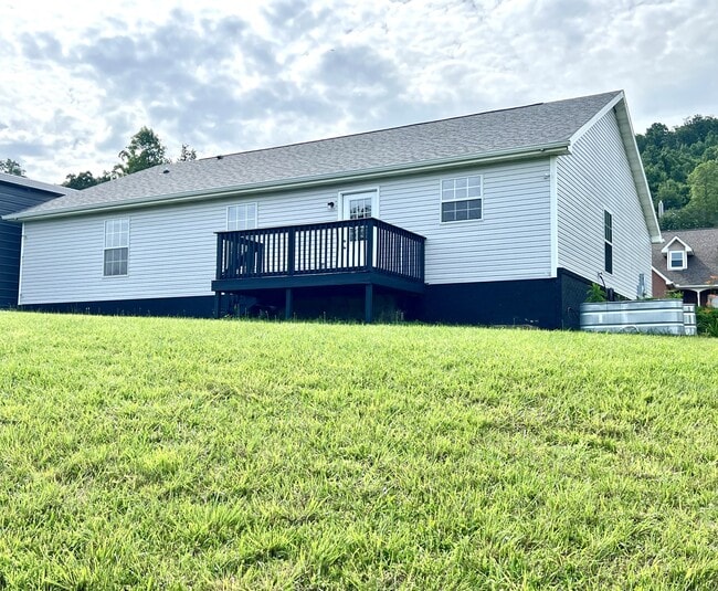 Building Photo - 3905 Hillside Terrace Ln