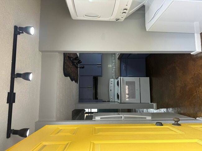 Building Photo - 705 Wilkinson Blvd