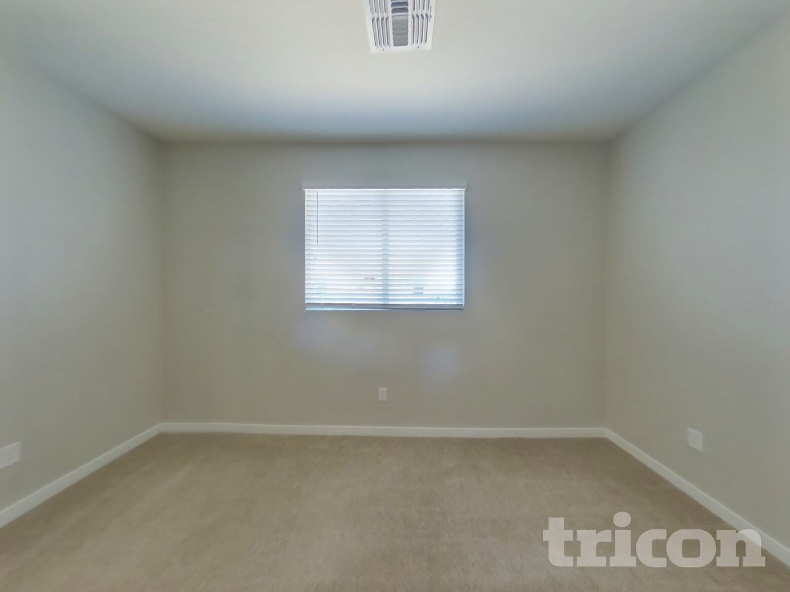 Building Photo - 4548 E Grandview St